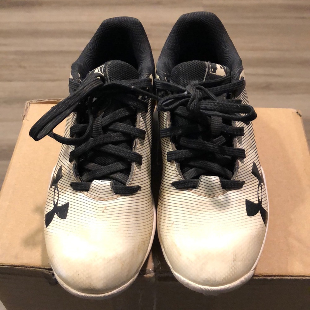 Under Armour uni-sex size 11 K